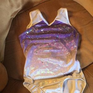 This is a gk Leo size child large (CL)